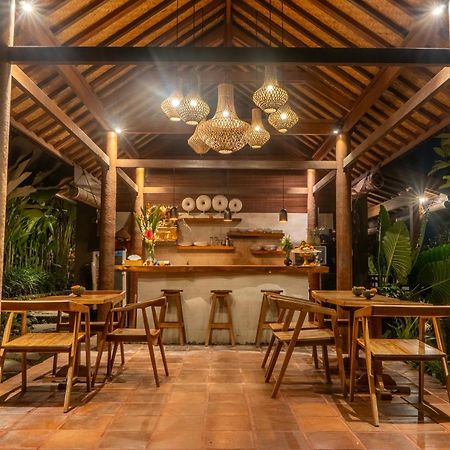 Mahadana Ubud Экстерьер фото